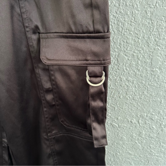 Love, Fire Satin Cargo Pants Brown Mid-Rise Utility Style NWT Size 5 - Picture 4 of 12